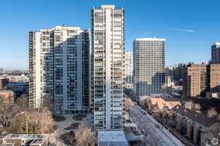 1360 N Sandburg Terrace 102C, Chicago, IL 60610