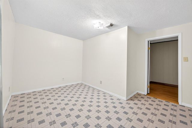 2115 Hollywood Avenue, Galveston, TX 77551