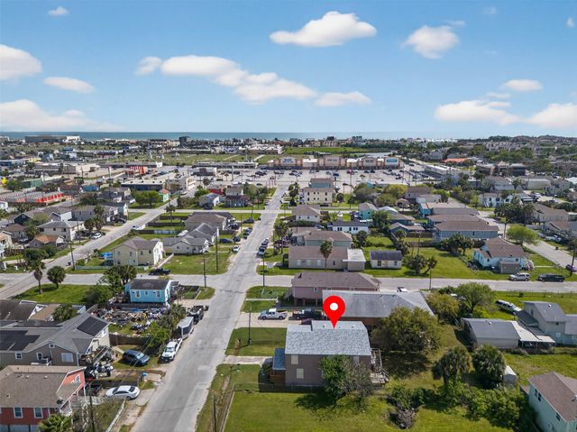 2115 Hollywood Avenue, Galveston, TX 77551