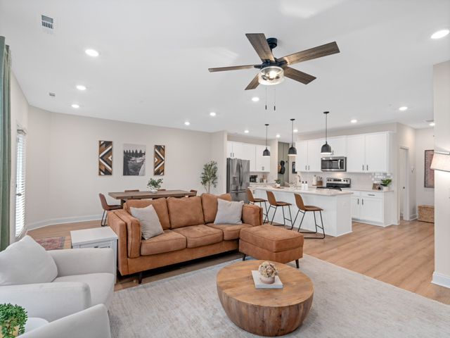 1043 June Wilde Rdg, Spring Hill, TN 37174