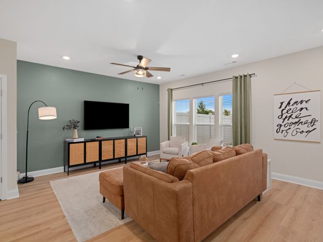 1043 June Wilde Rdg, Spring Hill, TN 37174