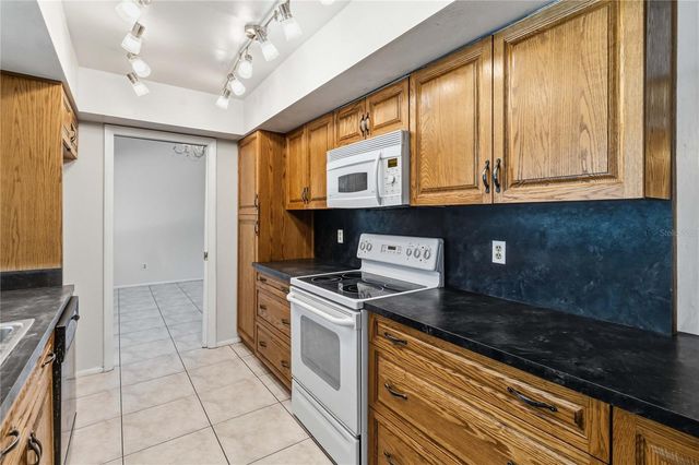 332 HARBOUR ISLAND ROAD, Orlando, FL 32809