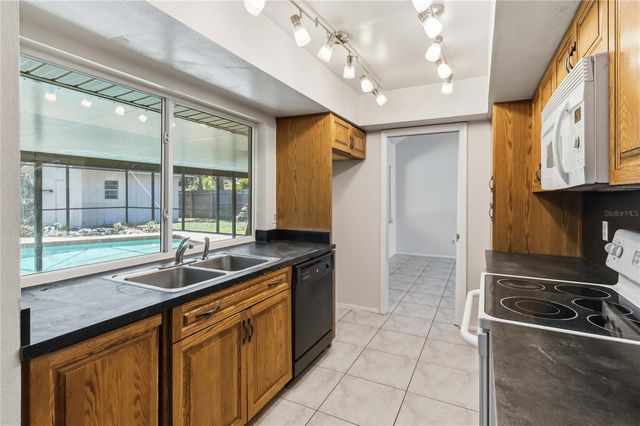 332 HARBOUR ISLAND ROAD, Orlando, FL 32809