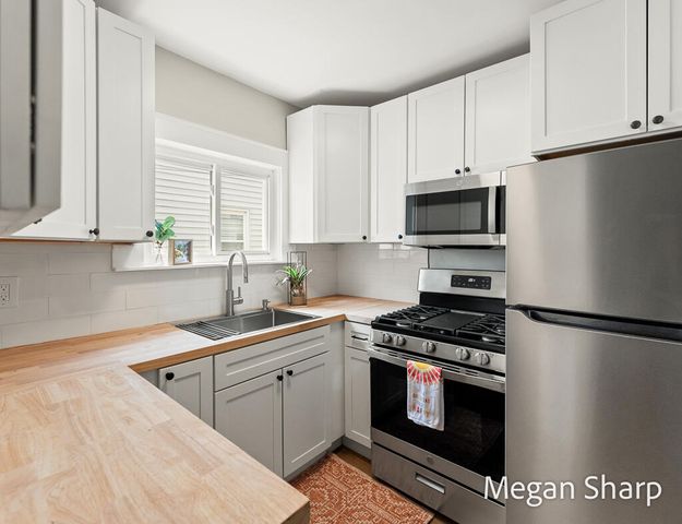2557 Crozier Avenue, Muskegon, MI 49441