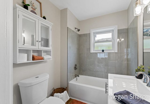 2557 Crozier Avenue, Muskegon, MI 49441