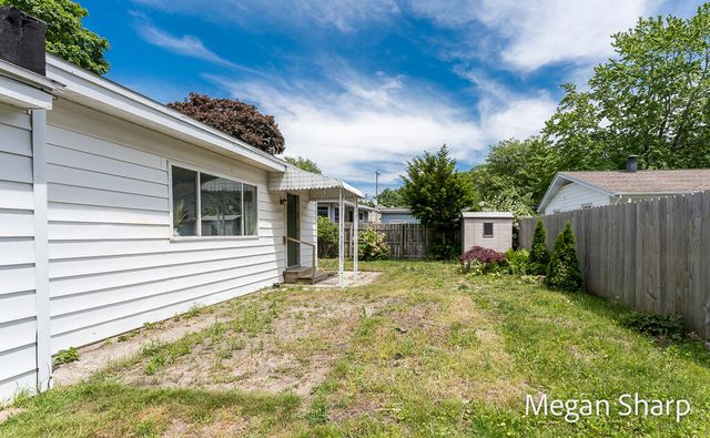 2557 Crozier Avenue, Muskegon, MI 49441
