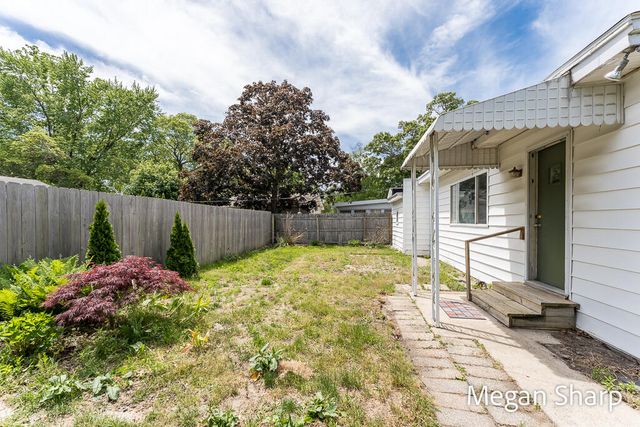 2557 Crozier Avenue, Muskegon, MI 49441