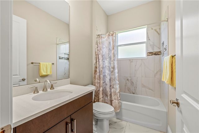 1412 Lilys Cay Circle, Vero Beach, FL 32967