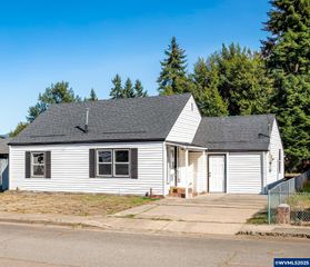 1131 2nd Av, Sweet Home, OR 97386