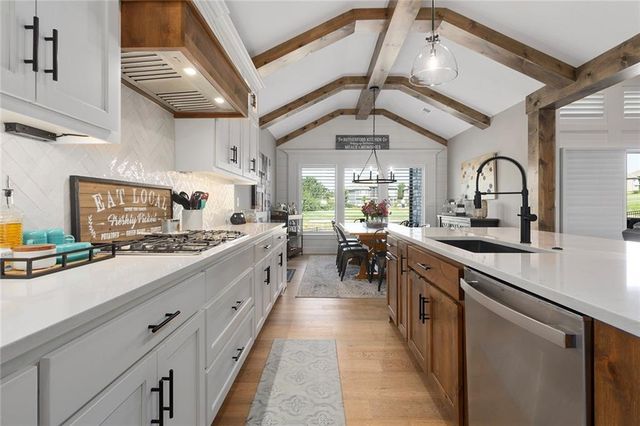 809 Bridgeshire Drive, Raymore, MO 64083