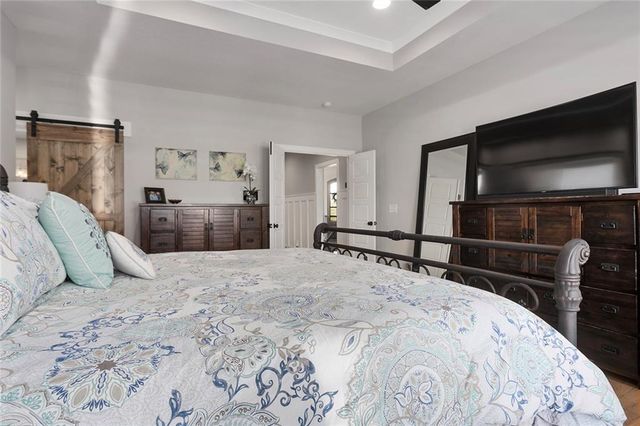 809 Bridgeshire Drive, Raymore, MO 64083