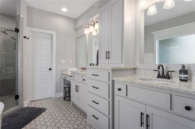 809 Bridgeshire Drive, Raymore, MO 64083