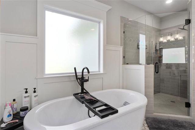 809 Bridgeshire Drive, Raymore, MO 64083