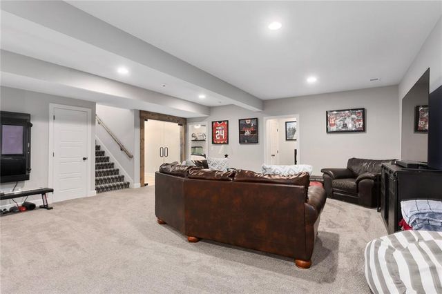 809 Bridgeshire Drive, Raymore, MO 64083