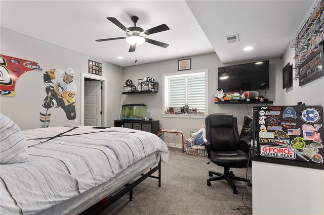 809 Bridgeshire Drive, Raymore, MO 64083