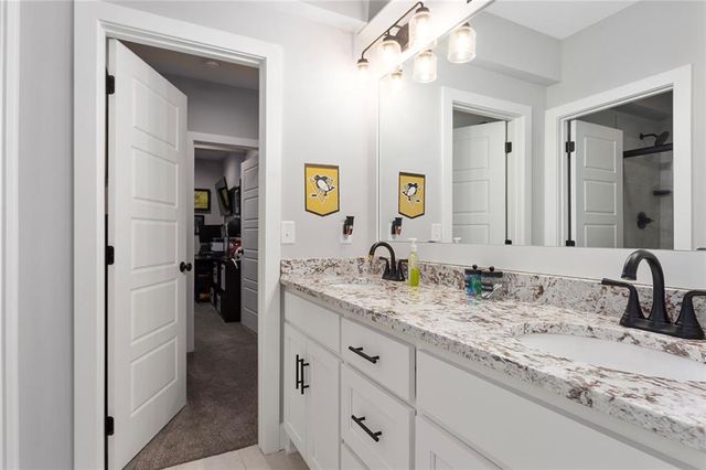 809 Bridgeshire Drive, Raymore, MO 64083