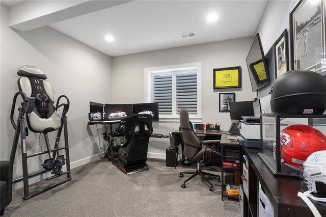 809 Bridgeshire Drive, Raymore, MO 64083