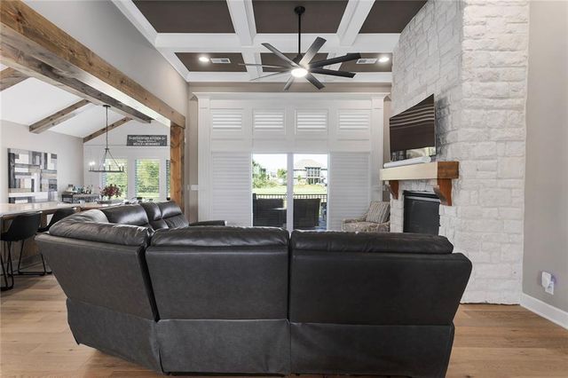 809 Bridgeshire Drive, Raymore, MO 64083