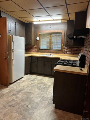 68-20 65th Street, Ridgewood, NY 11385