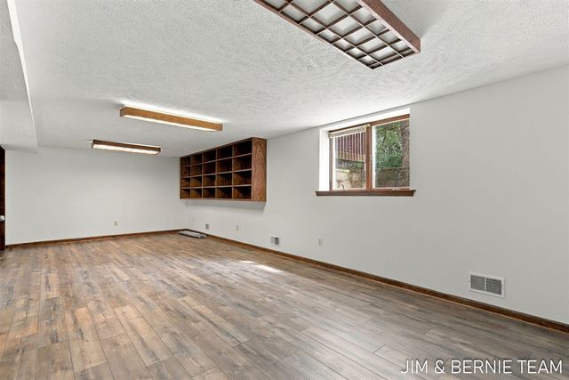 3114 Fox Fire Trail, Zeeland, MI 49464