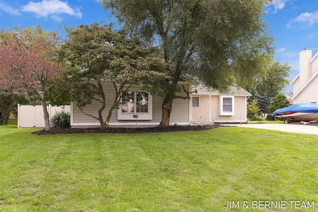 3114 Fox Fire Trail, Zeeland, MI 49464