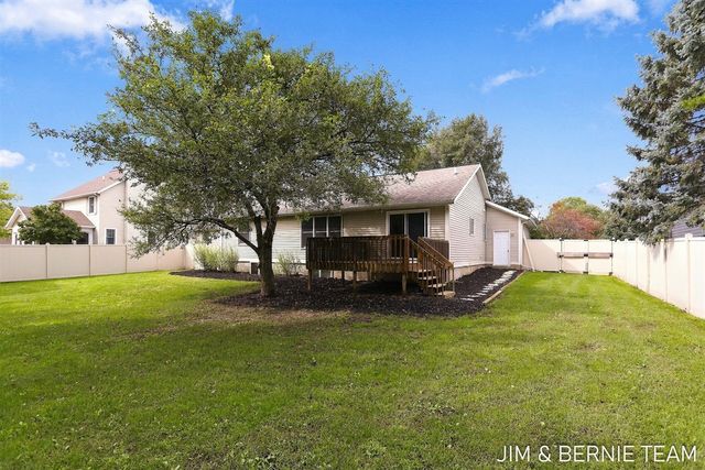 3114 Fox Fire Trail, Zeeland, MI 49464