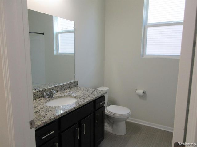 38731 Chasewood Court, Farmington, MI 48335