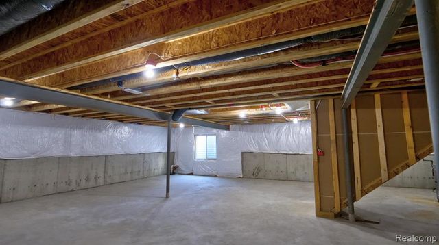 38731 Chasewood Court, Farmington, MI 48335