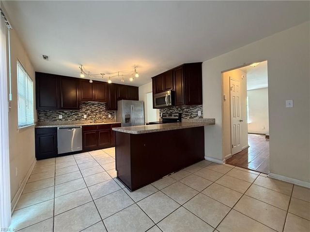 406 Osprey ST, Virginia Beach, VA 23462