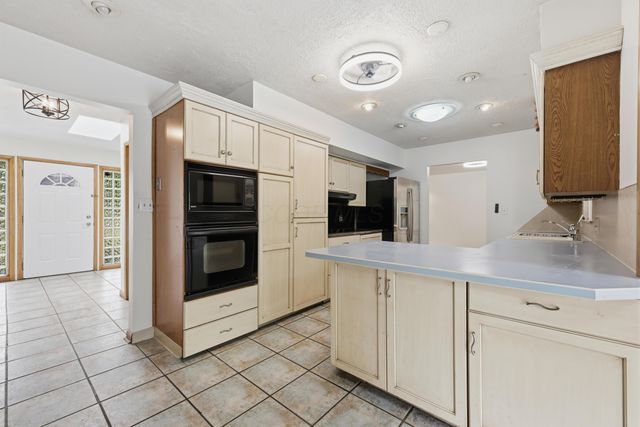 2690 Burnaby Drive, Columbus, OH 43209