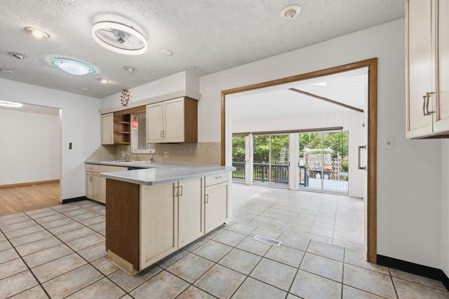 2690 Burnaby Drive, Columbus, OH 43209
