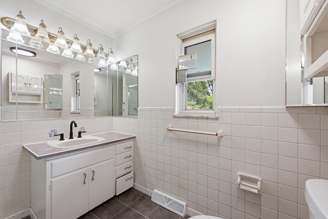 2690 Burnaby Drive, Columbus, OH 43209