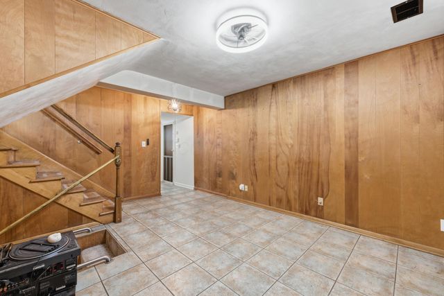 2690 Burnaby Drive, Columbus, OH 43209