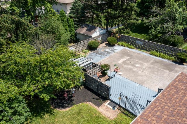 2690 Burnaby Drive, Columbus, OH 43209
