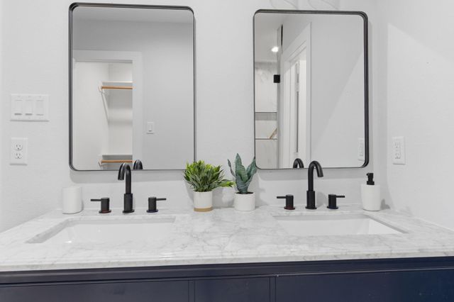 5603 Rue Street, Houston, TX 77033