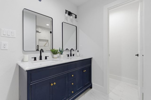 5603 Rue Street, Houston, TX 77033