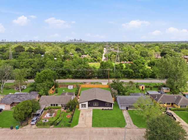 5603 Rue Street, Houston, TX 77033