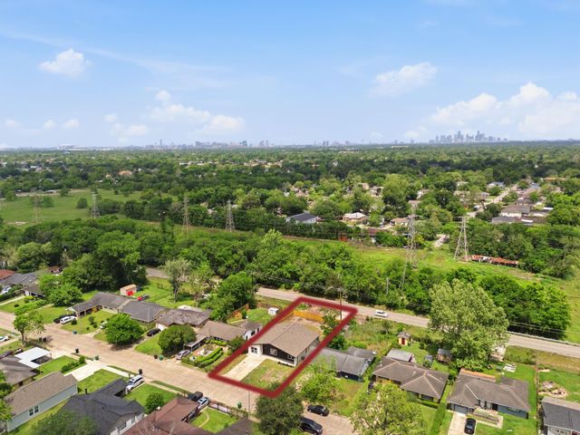 5603 Rue Street, Houston, TX 77033
