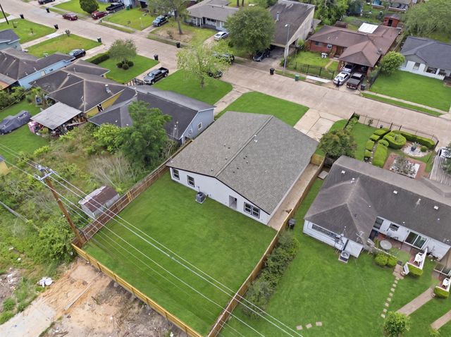 5603 Rue Street, Houston, TX 77033