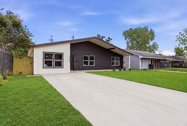 5603 Rue Street, Houston, TX 77033