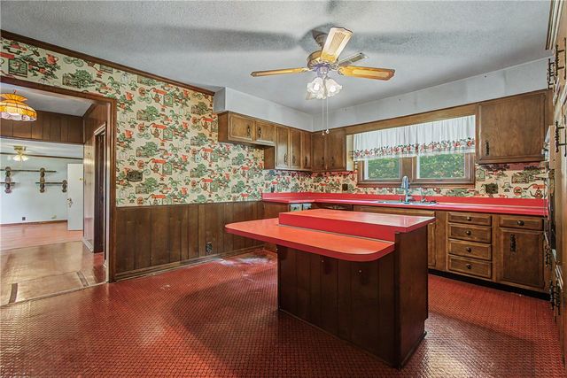 1405 N 40th Street, Springdale, AR 72762