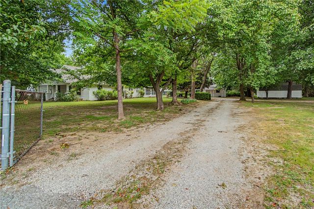 1405 N 40th Street, Springdale, AR 72762