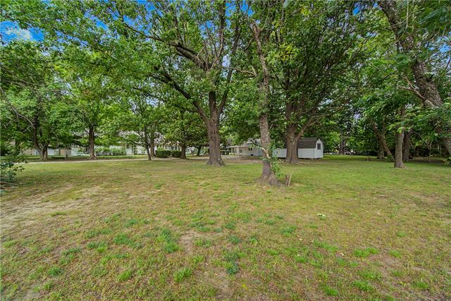 1405 N 40th Street, Springdale, AR 72762