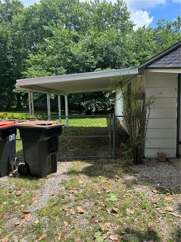 1405 N 40th Street, Springdale, AR 72762