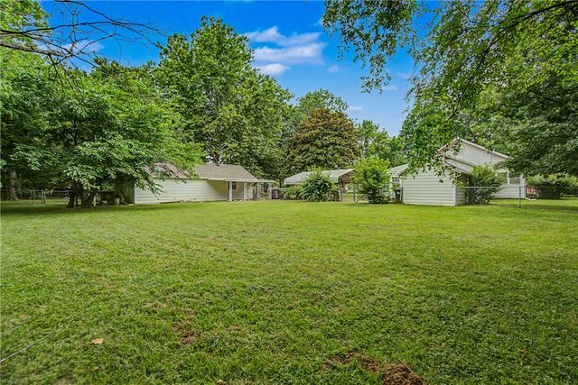 1405 N 40th Street, Springdale, AR 72762