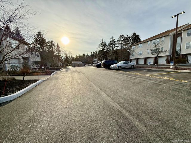 6 Deer Ct Drive, Middletown, NY 10940