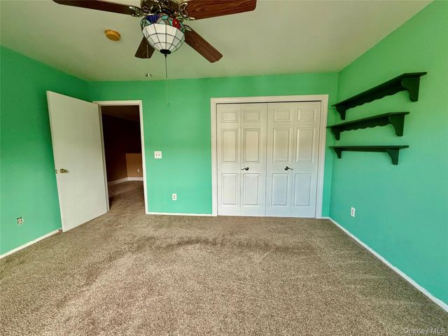 6 Deer Ct Drive, Middletown, NY 10940