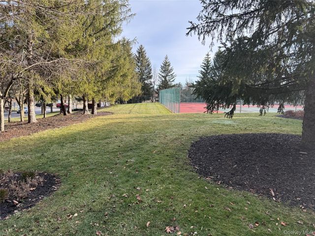 6 Deer Ct Drive, Middletown, NY 10940