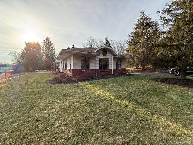 6 Deer Ct Drive, Middletown, NY 10940