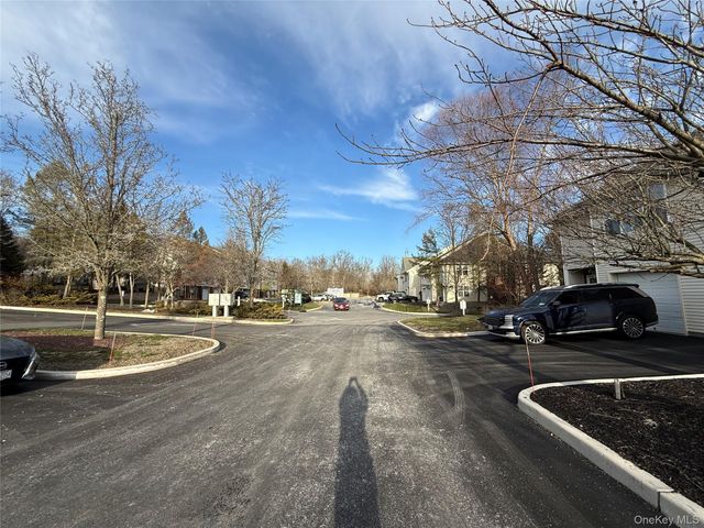 6 Deer Ct Drive, Middletown, NY 10940